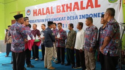 PERERAT SILATURAHMI PERANGKAT DESA MELALUI HALAL BIHALAL PPDI KECAMATAN RAKIT 